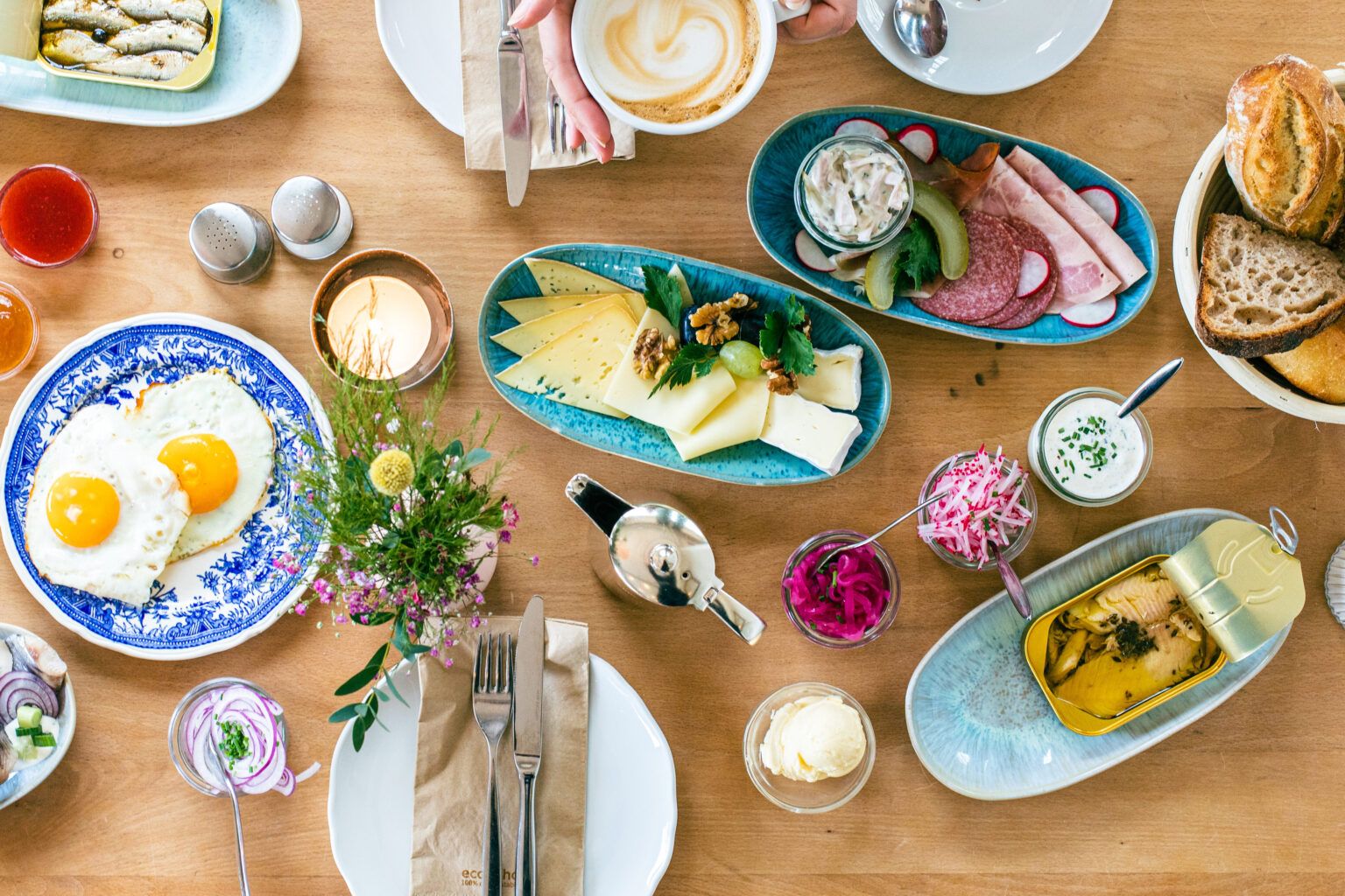 Frühstückstisch im Café Lund in Hörnum